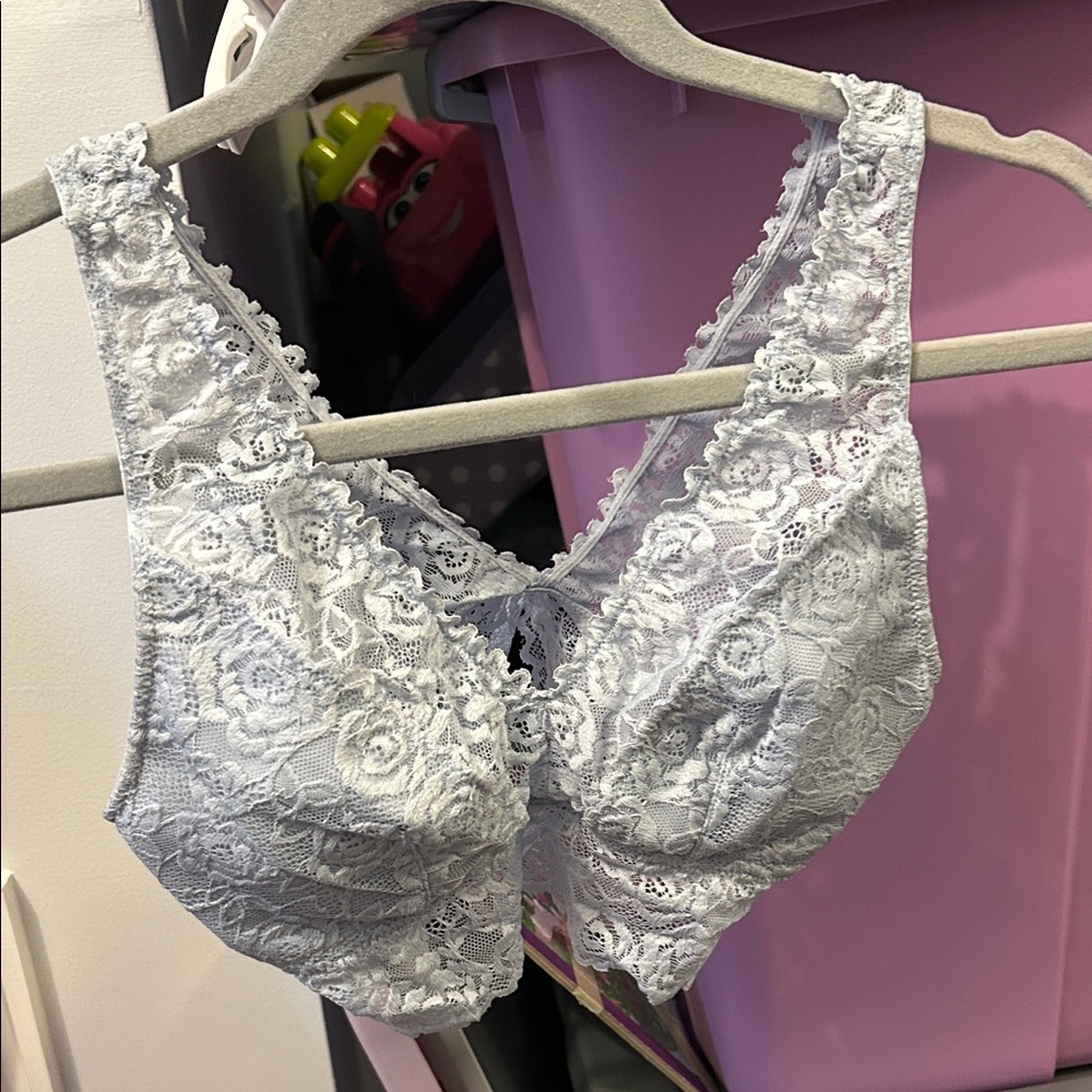Elegant Lace Bralette - Light blue